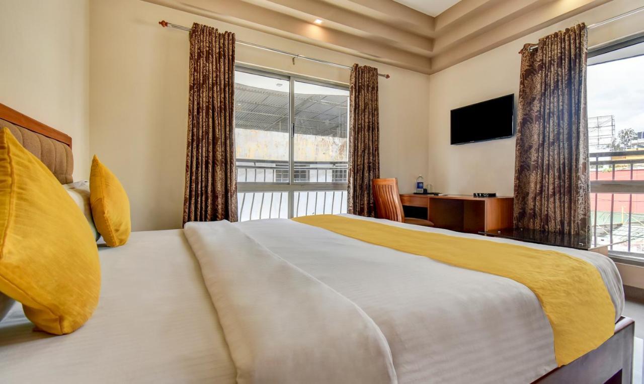 Hotel Garden Inn Коччи Экстерьер фото