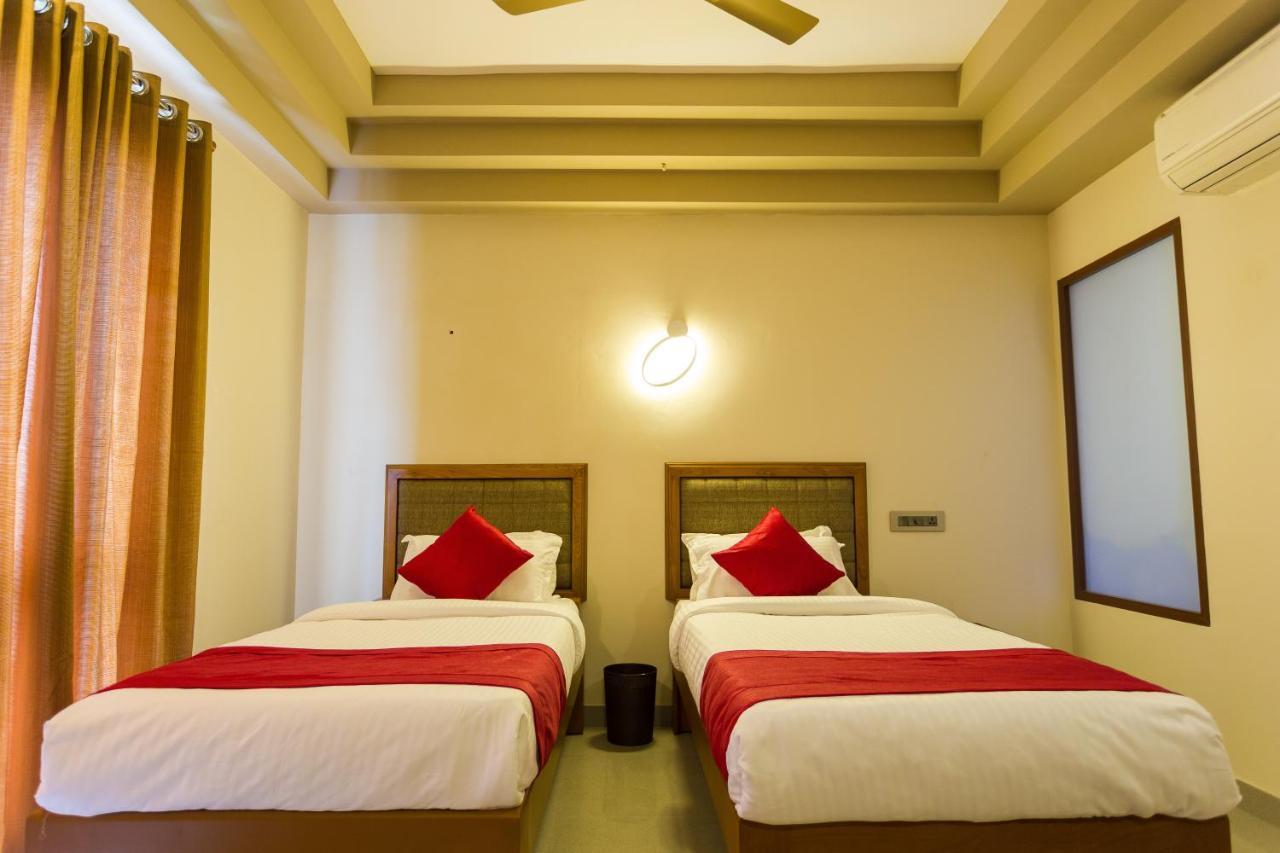 Hotel Garden Inn Коччи Экстерьер фото